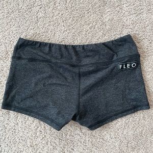 Fleo Large Shorts